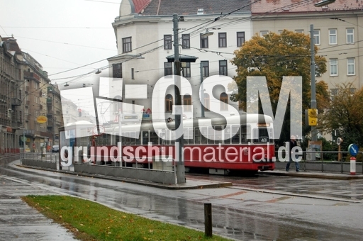 Straßenbahn_Hüttelsdorfer Straße.JPG